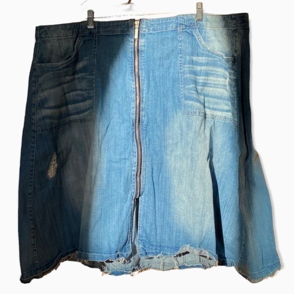 Lane Bryant Zip Front Raw Hem Distressed Denim Jean A-Line Skirt Size 28